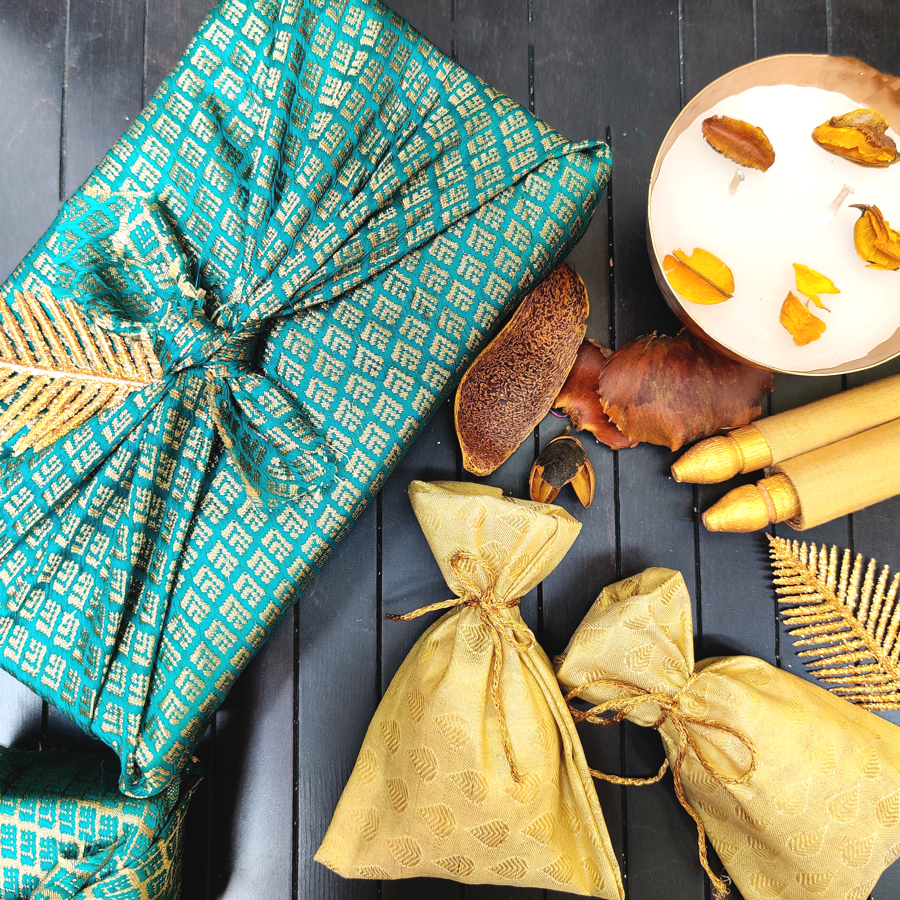 Emerald Elegance Moments Box