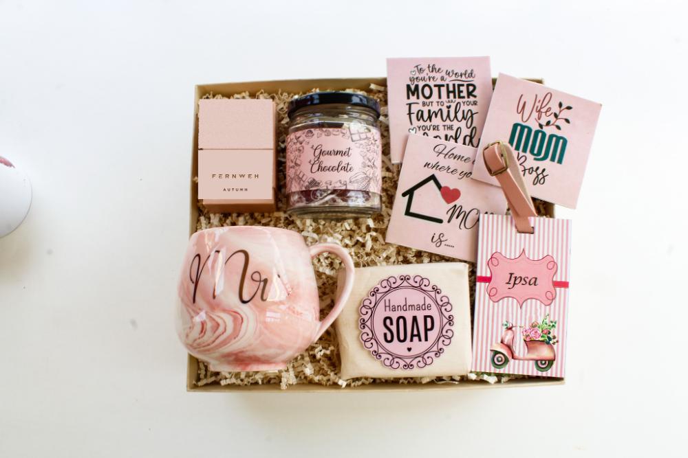 Radiant Reminiscences: Husband's Love Hamper - Anniversary Edition